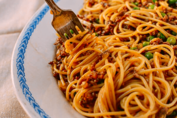 Espaguetis chinos a la boloñesa