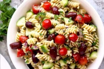 Ensalada de pasta de atún del Mediterráneo