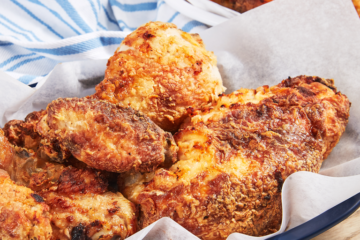 Pollo frito en la freidora de aire